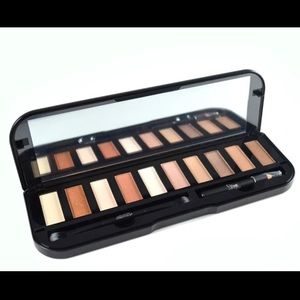 ME Makeover Essentials Eye Shadow Palette